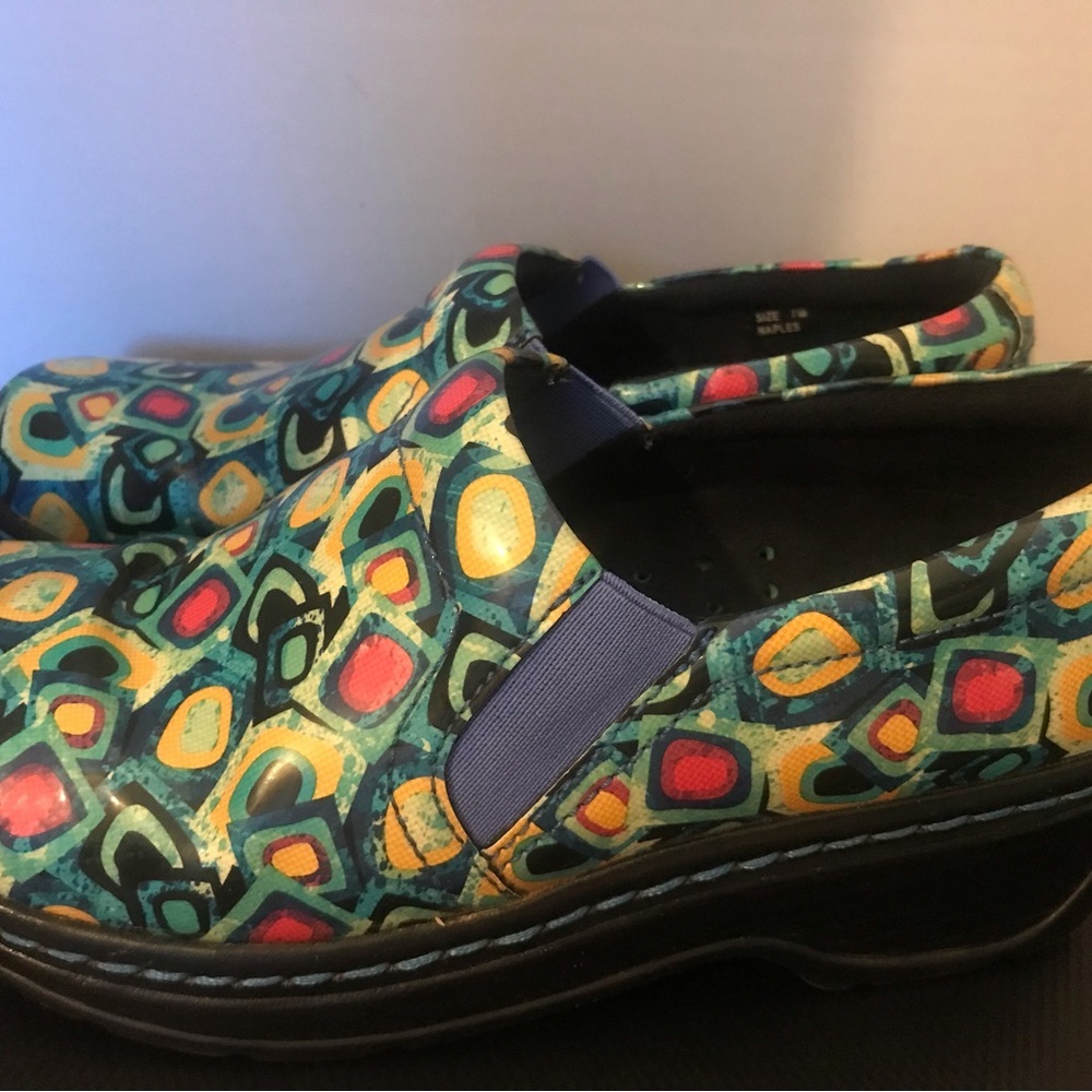 K logs footwear size 7